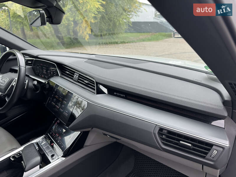Внедорожник / Кроссовер Audi e-tron 2018 в Бучаче фото 22 Внедорожник / Кроссовер Audi e-tron 2018 в Бучаче