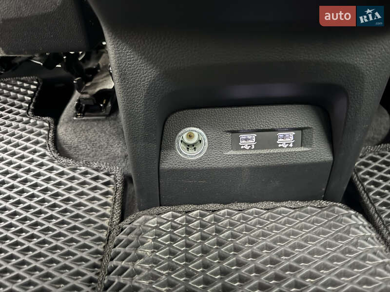 Внедорожник / Кроссовер Audi e-tron 2018 в Бучаче фото 35 Внедорожник / Кроссовер Audi e-tron 2018 в Бучаче