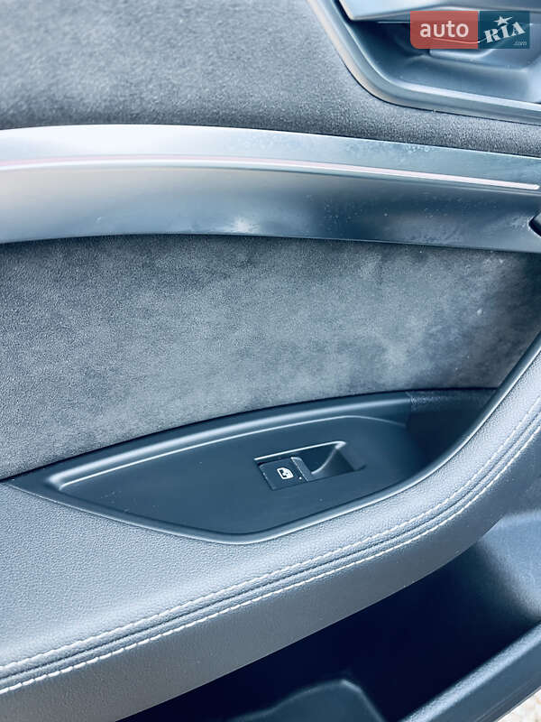 Внедорожник / Кроссовер Audi e-tron 2019 в Бродах фото 11 Внедорожник / Кроссовер Audi e-tron 2019 в Бродах