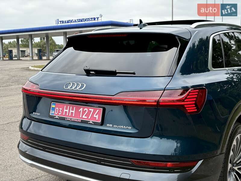 Позашляховик / Кросовер Audi e-tron 2021 в Києві