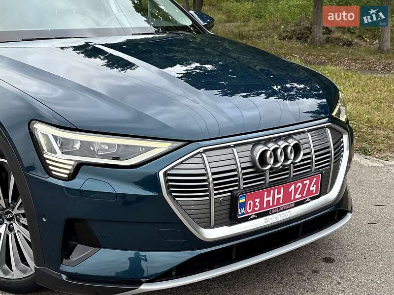 Позашляховик / Кросовер Audi e-tron 2021 в Києві