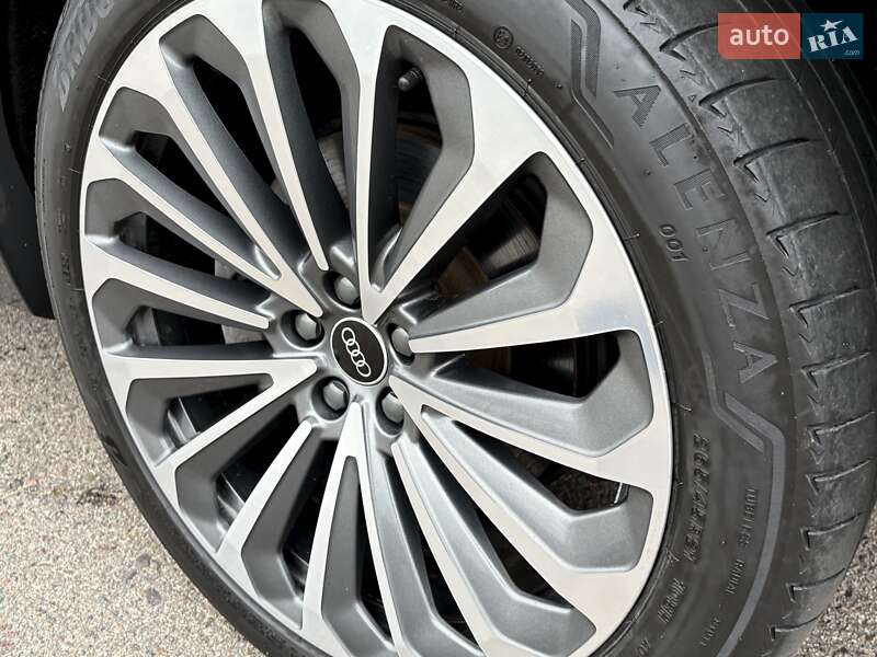 Позашляховик / Кросовер Audi e-tron 2021 в Києві