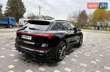 Позашляховик / Кросовер Audi e-tron 2020 в 