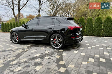 Позашляховик / Кросовер Audi e-tron 2020 в 