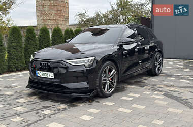 Позашляховик / Кросовер Audi e-tron 2020 в 