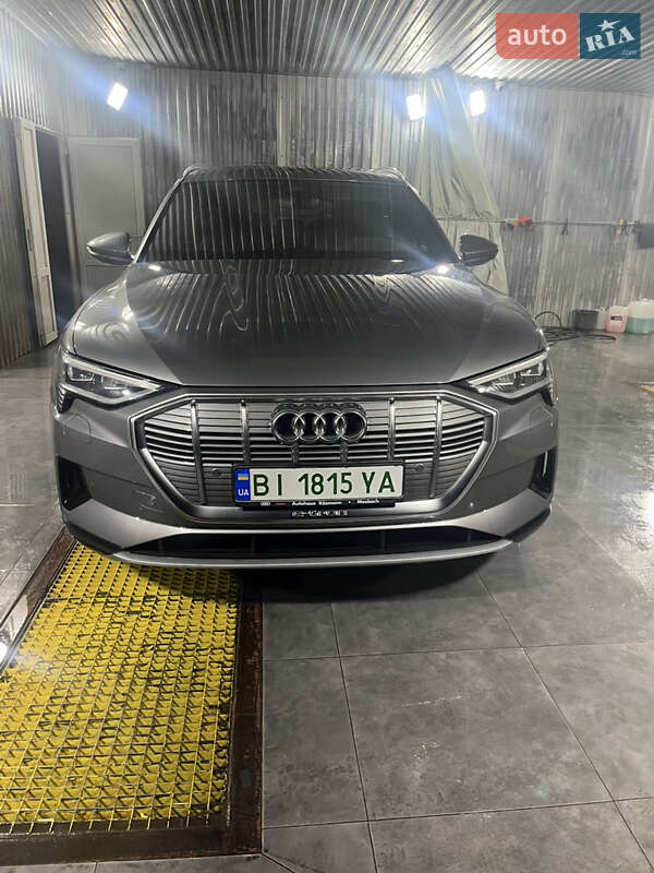 Внедорожник / Кроссовер Audi e-tron 2019 в Полтаве