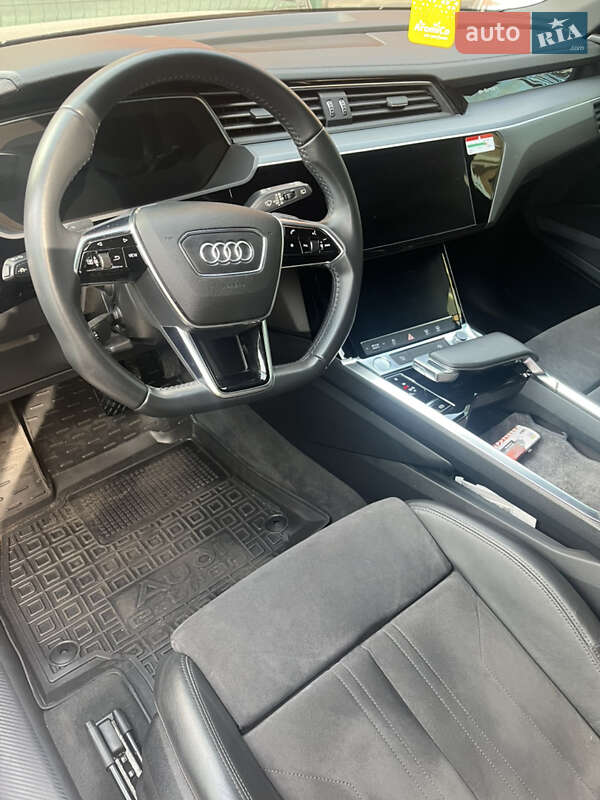 Внедорожник / Кроссовер Audi e-tron 2019 в Полтаве