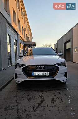 Внедорожник / Кроссовер Audi e-tron 2020 в 