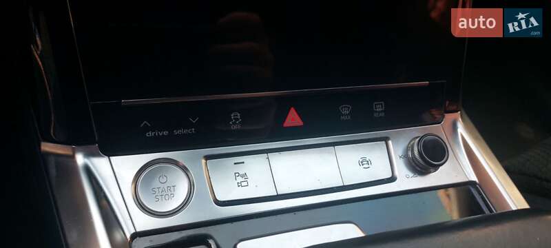 Внедорожник / Кроссовер Audi e-tron 2019 в Тячеве фото 3 Внедорожник / Кроссовер Audi e-tron 2019 в Тячеве