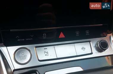 Позашляховик / Кросовер Audi e-tron 2019 в  фото 3 Позашляховик / Кросовер Audi e-tron 2019 в