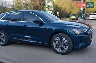 Позашляховик / Кросовер Audi e-tron 2019 в  фото 22 Позашляховик / Кросовер Audi e-tron 2019 в
