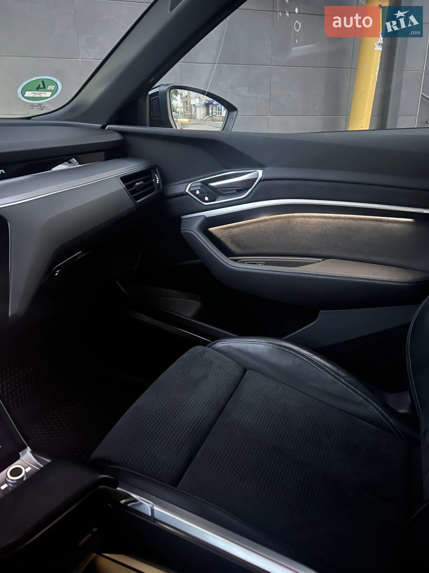 2019 Audi e-tron - мініатюра 13