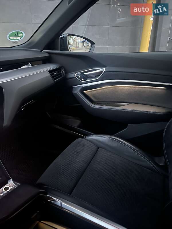 Позашляховик / Кросовер Audi e-tron 2019 в Ковелі