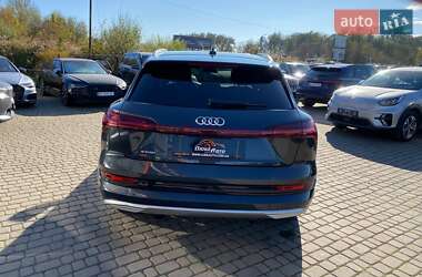 Позашляховик / Кросовер Audi e-tron 2019 в  фото 6 Позашляховик / Кросовер Audi e-tron 2019 в