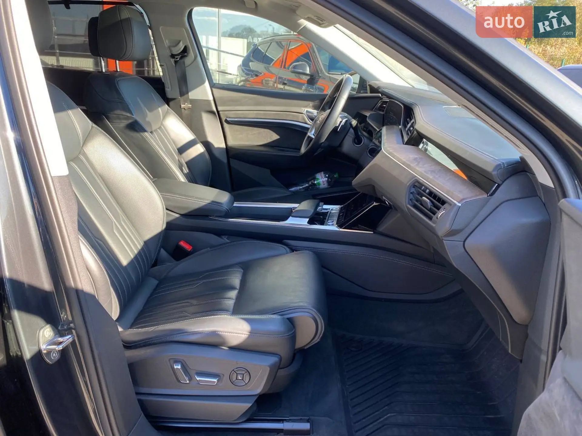 2019 Audi e-tron - мініатюра 28