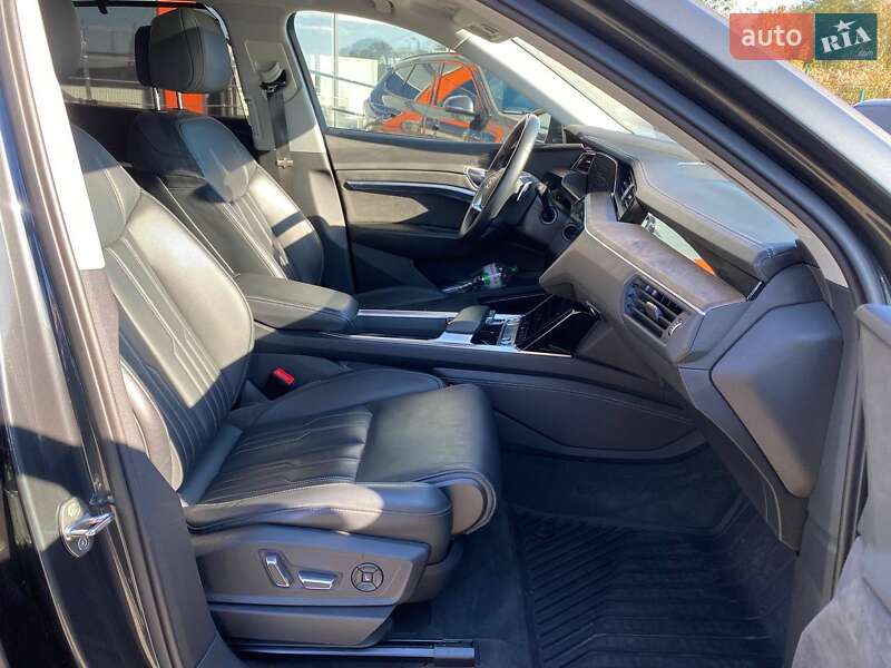 Внедорожник / Кроссовер Audi e-tron 2019 в Львове фото 28 Внедорожник / Кроссовер Audi e-tron 2019 в Львове