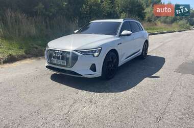 Позашляховик / Кросовер Audi e-tron 2019 в 
