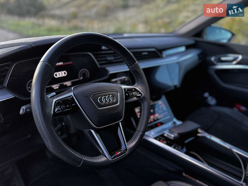 Позашляховик / Кросовер Audi e-tron 2020 в Бережанах