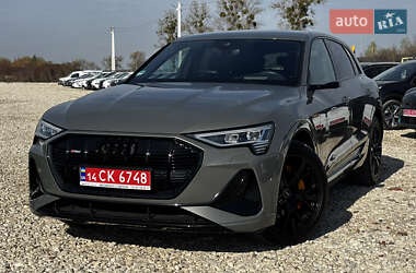 Внедорожник / Кроссовер Audi e-tron 2022 в 