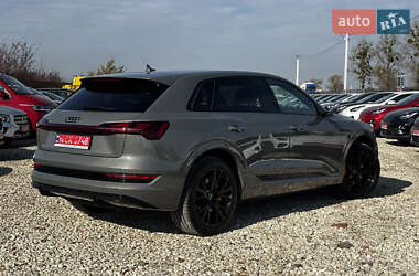 Внедорожник / Кроссовер Audi e-tron 2022 в 