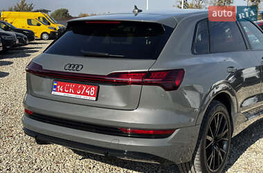 Внедорожник / Кроссовер Audi e-tron 2022 в 