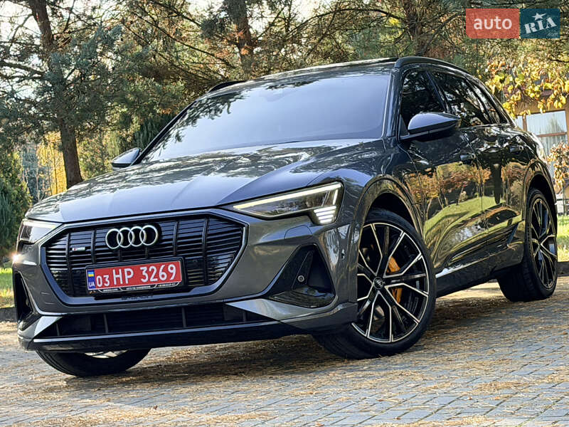 Внедорожник / Кроссовер Audi e-tron 2020 в 