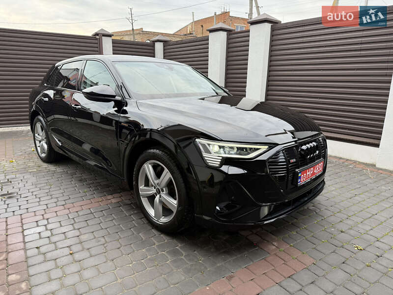 Позашляховик / Кросовер Audi e-tron 2022 в Луцьку