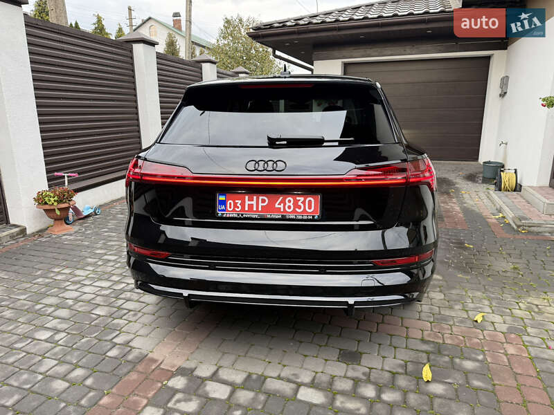 Позашляховик / Кросовер Audi e-tron 2022 в Луцьку