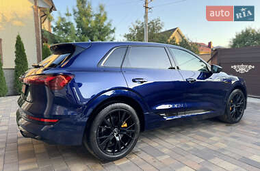 Позашляховик / Кросовер Audi e-tron 2022 в  фото 10 Позашляховик / Кросовер Audi e-tron 2022 в