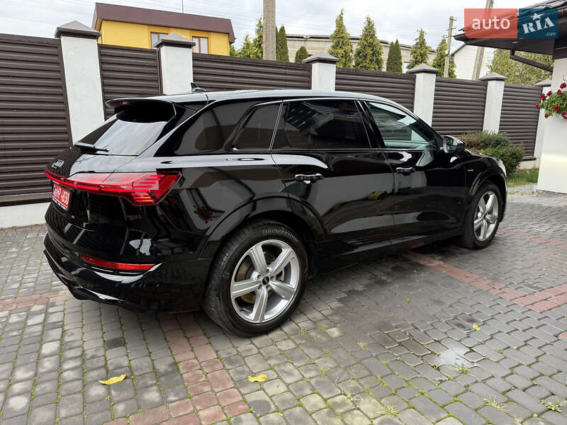 Позашляховик / Кросовер Audi e-tron 2022 в Луцьку
