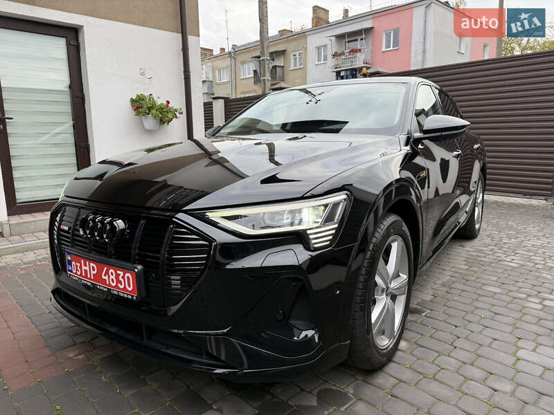 Позашляховик / Кросовер Audi e-tron 2022 в Луцьку