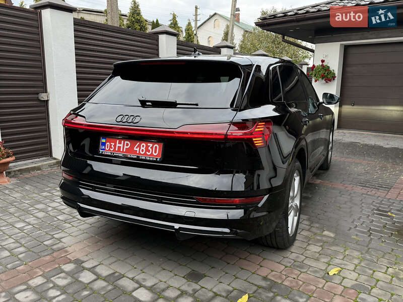 Позашляховик / Кросовер Audi e-tron 2022 в Луцьку