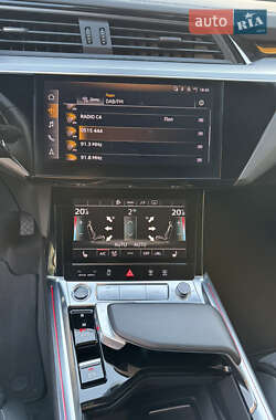 Позашляховик / Кросовер Audi e-tron 2022 в  фото 52 Позашляховик / Кросовер Audi e-tron 2022 в