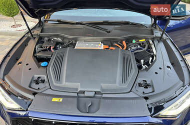 Позашляховик / Кросовер Audi e-tron 2022 в  фото 91 Позашляховик / Кросовер Audi e-tron 2022 в