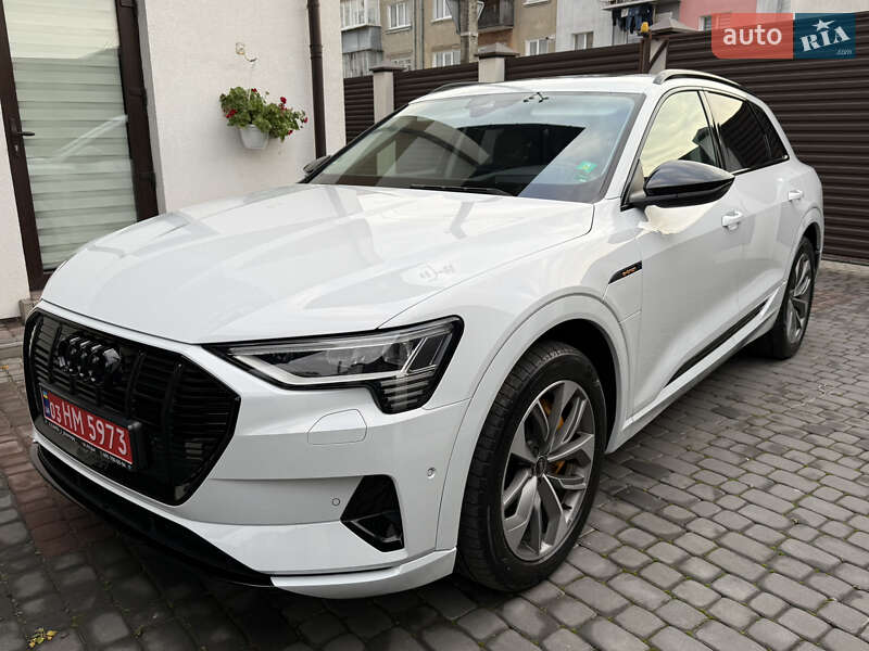 Позашляховик / Кросовер Audi e-tron 2022 в Луцьку