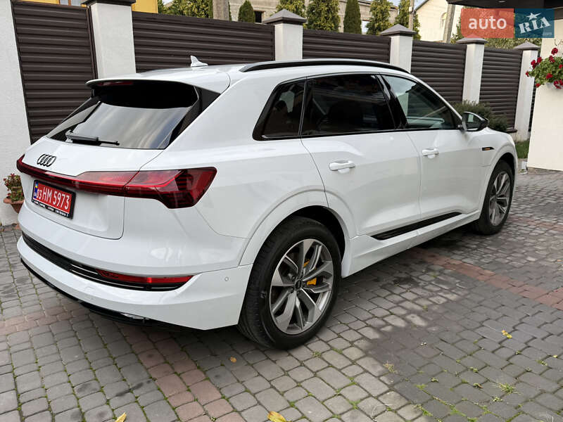 Позашляховик / Кросовер Audi e-tron 2022 в Луцьку