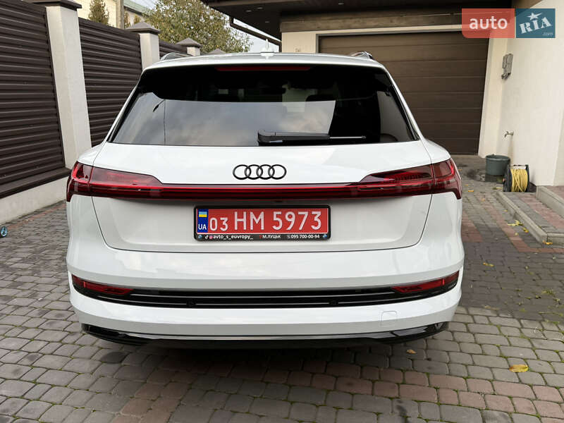Позашляховик / Кросовер Audi e-tron 2022 в Луцьку