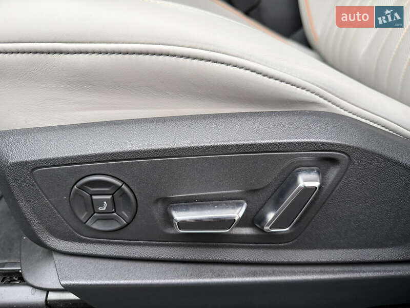 Позашляховик / Кросовер Audi e-tron 2022 в Луцьку