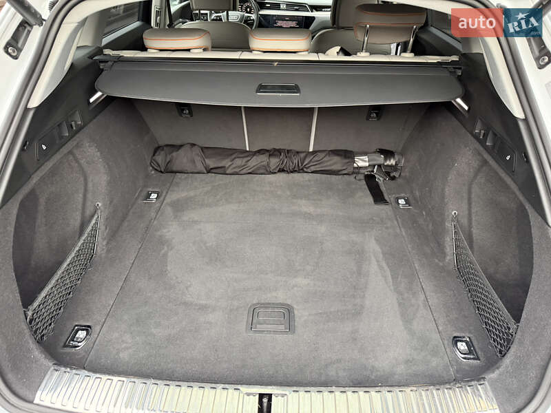 Позашляховик / Кросовер Audi e-tron 2022 в Луцьку