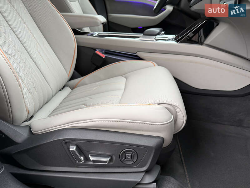 Позашляховик / Кросовер Audi e-tron 2022 в Луцьку