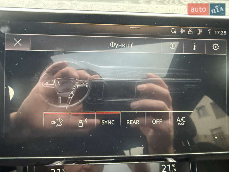 Внедорожник / Кроссовер Audi e-tron 2019 в Сваляве