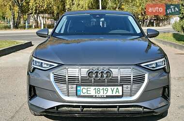 Внедорожник / Кроссовер Audi e-tron 2021 в 
