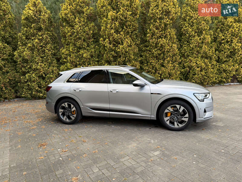 Позашляховик / Кросовер Audi e-tron 2023 в Львові
