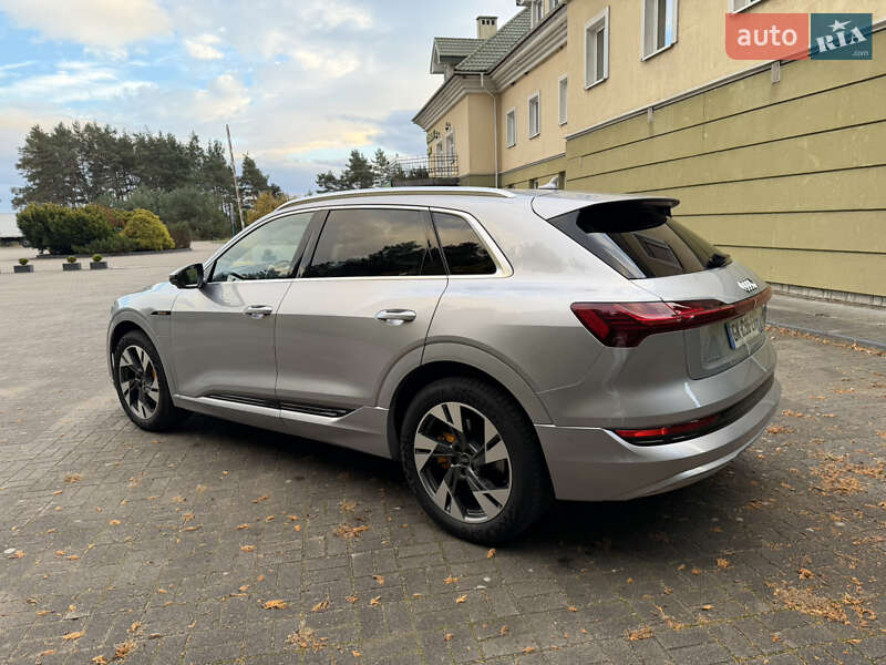 Позашляховик / Кросовер Audi e-tron 2023 в Львові