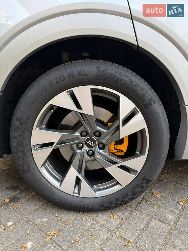 Позашляховик / Кросовер Audi e-tron 2023 в Львові