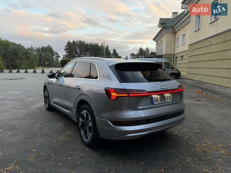 Позашляховик / Кросовер Audi e-tron 2023 в Львові