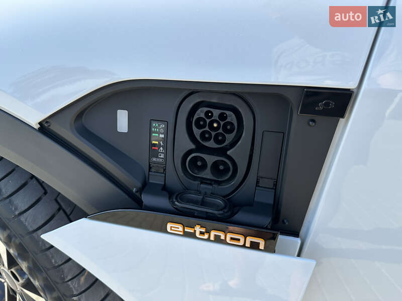 Внедорожник / Кроссовер Audi e-tron 2020 в Лопатине фото 17 Внедорожник / Кроссовер Audi e-tron 2020 в Лопатине