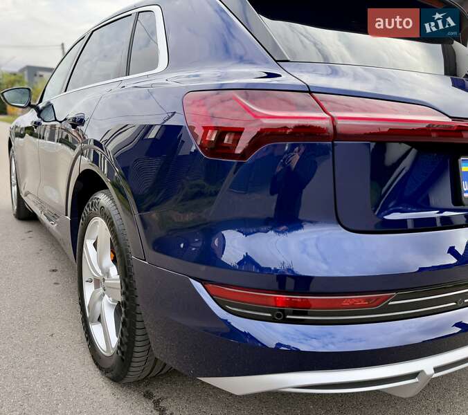 Внедорожник / Кроссовер Audi e-tron 2022 в Киеве фото 10 Внедорожник / Кроссовер Audi e-tron 2022 в Киеве