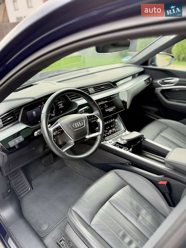 Внедорожник / Кроссовер Audi e-tron 2022 в Киеве фото 65 Внедорожник / Кроссовер Audi e-tron 2022 в Киеве