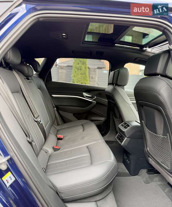 Внедорожник / Кроссовер Audi e-tron 2022 в Киеве фото 76 Внедорожник / Кроссовер Audi e-tron 2022 в Киеве